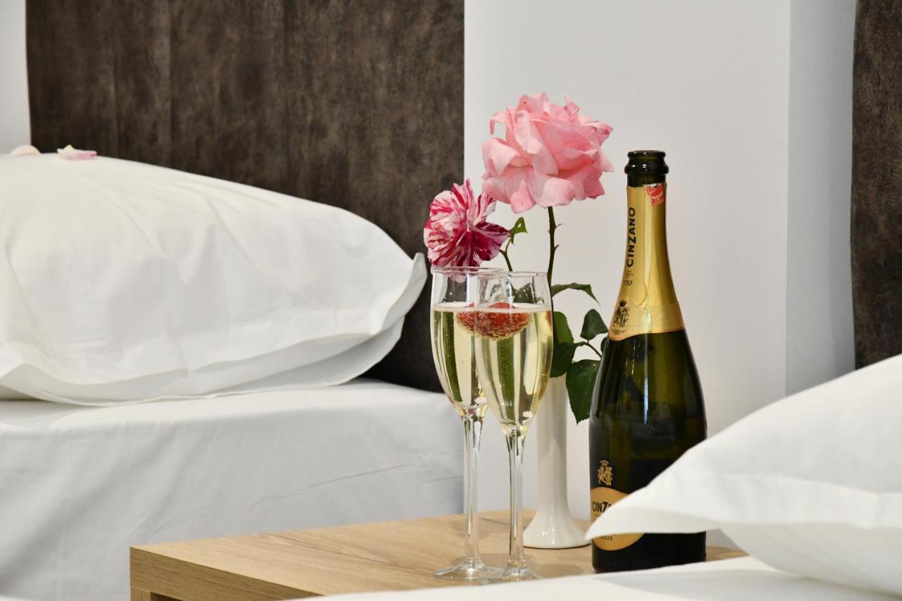 Elite Hotel 4*