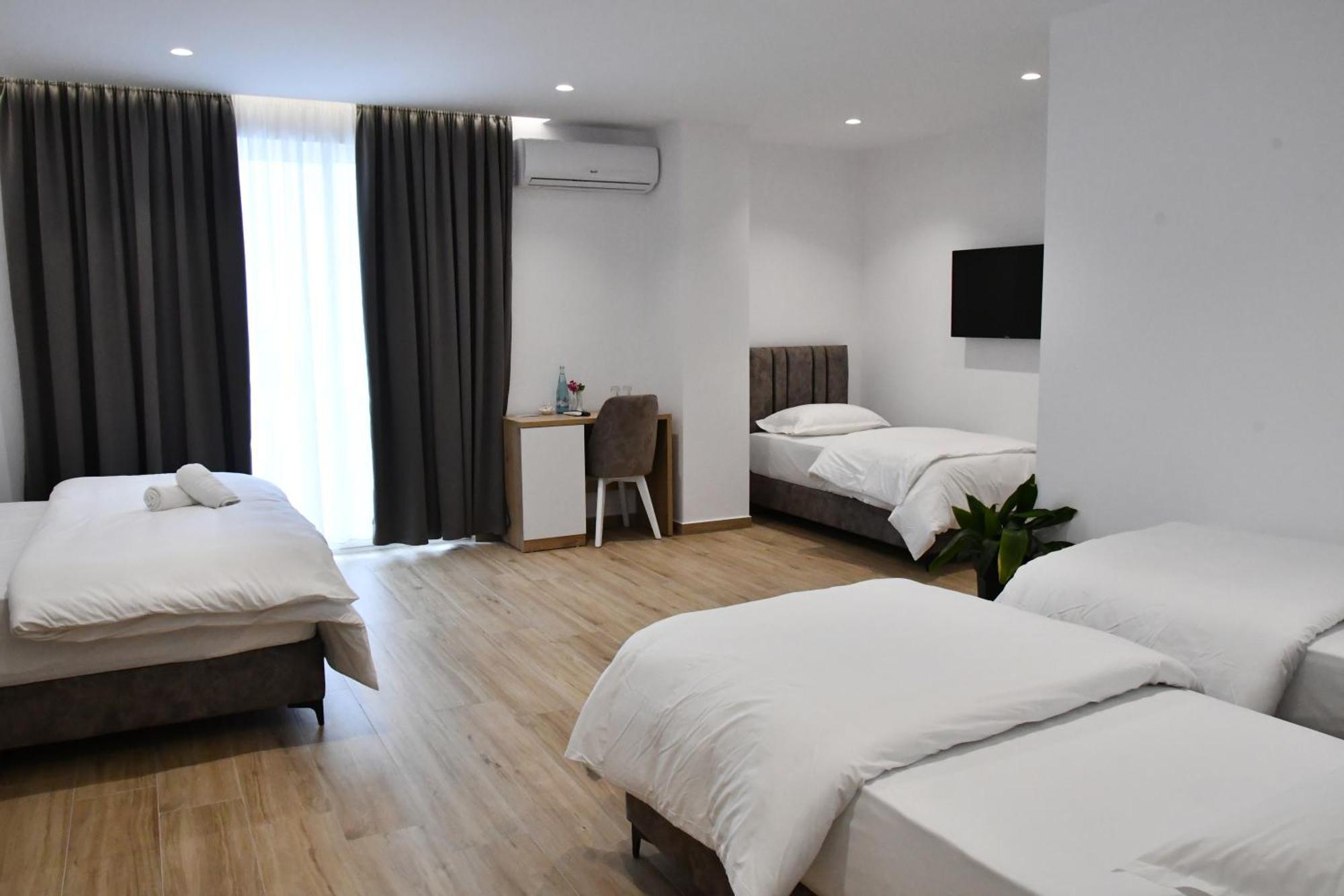 Elite Hotel 4*